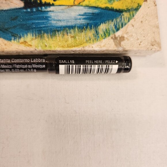 NYX Suede Matte Lip Liner - Run The World - Picture 7 of 9